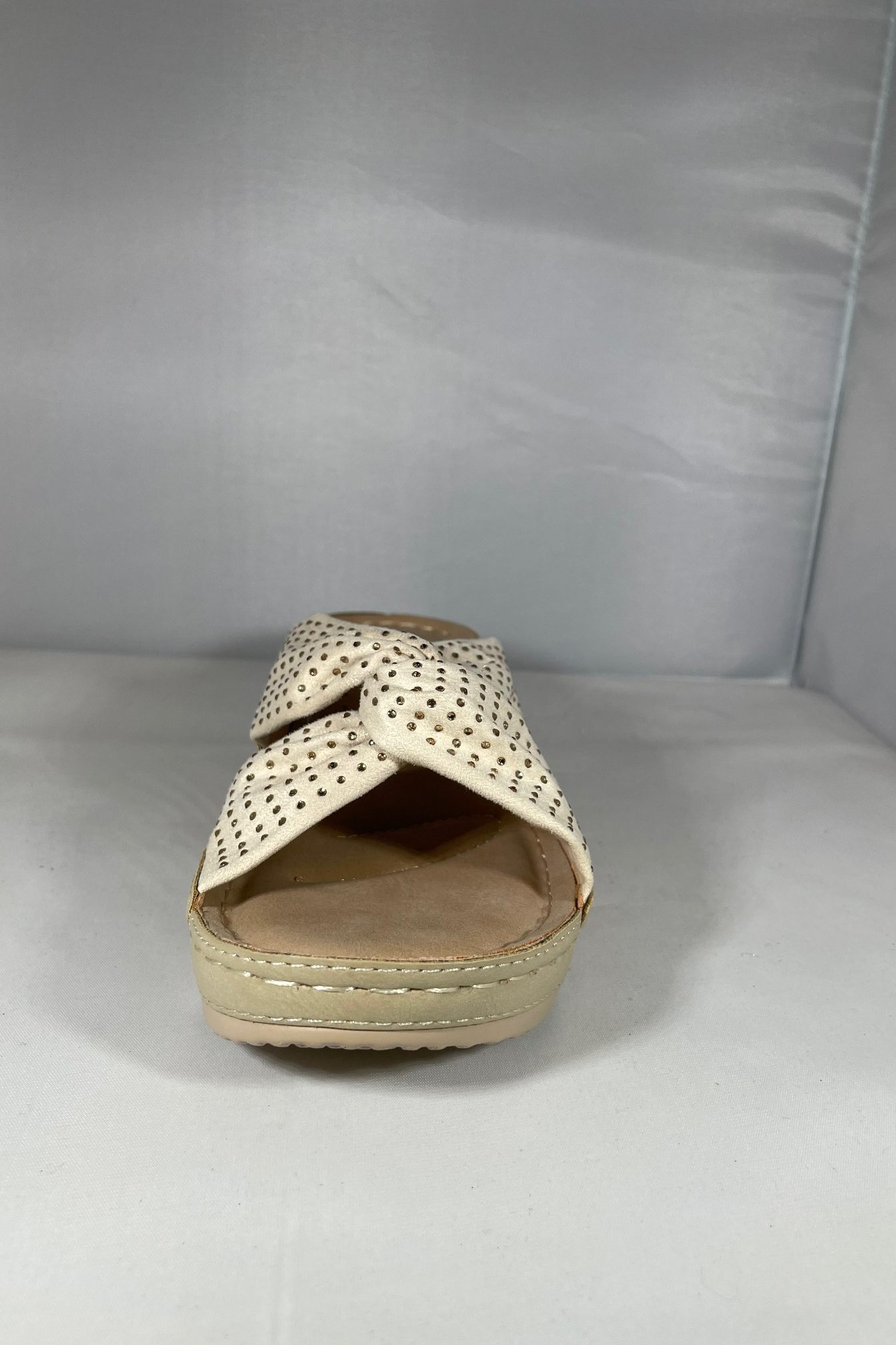 Jewel Criss-Cross Wedge