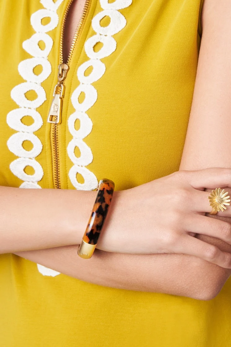 Harbor Hinged Bangle-Tortoise