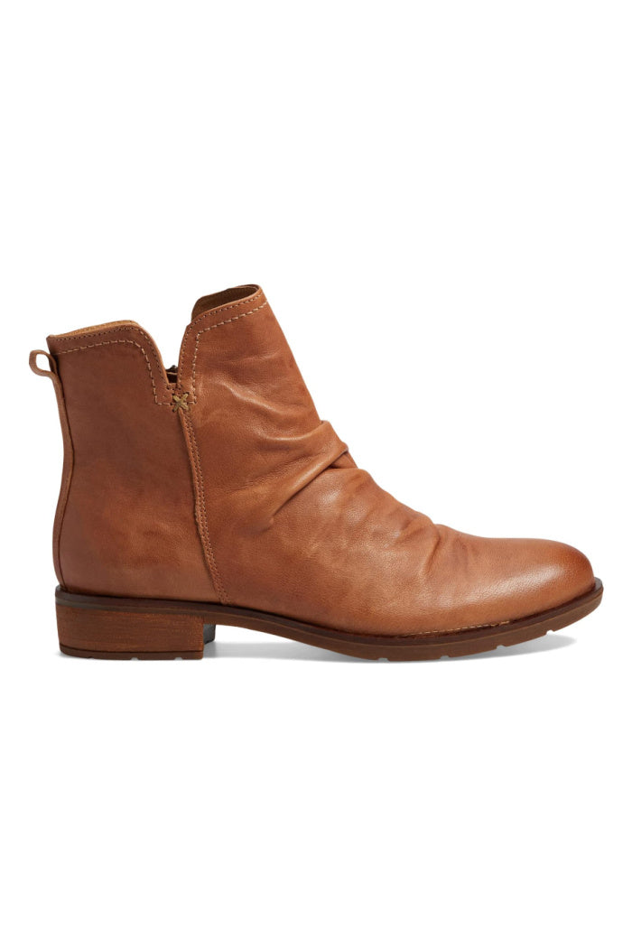 Sofft Beckie Boots in Black