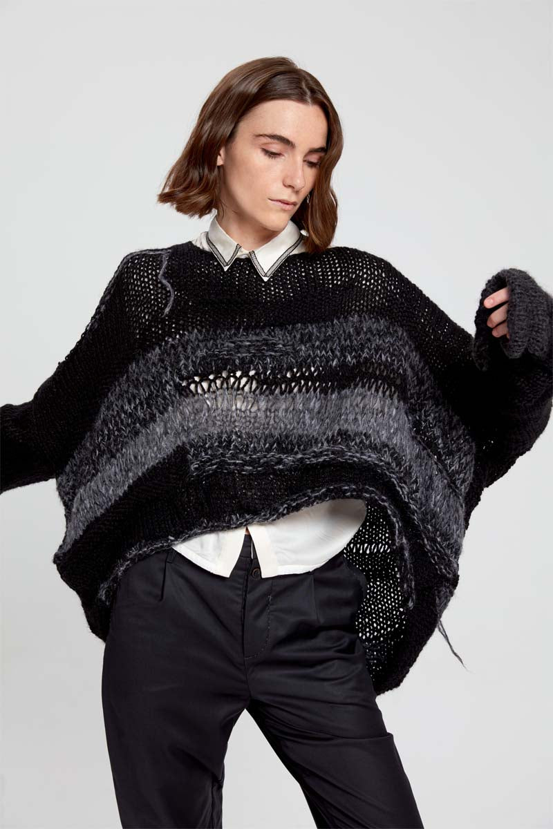 Hand Knitted Pullover U815