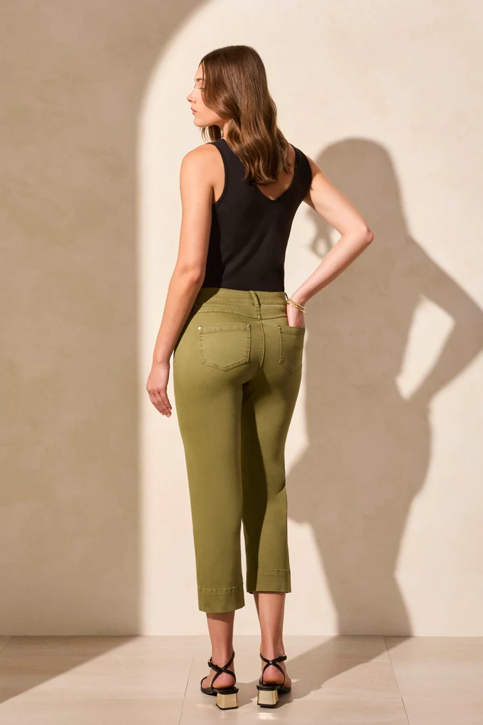 Pull-On Kick Flare Capri