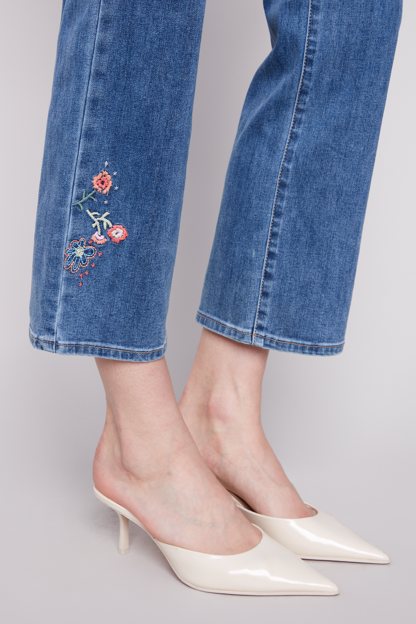 Embroidery Roll Up Cuff Pant