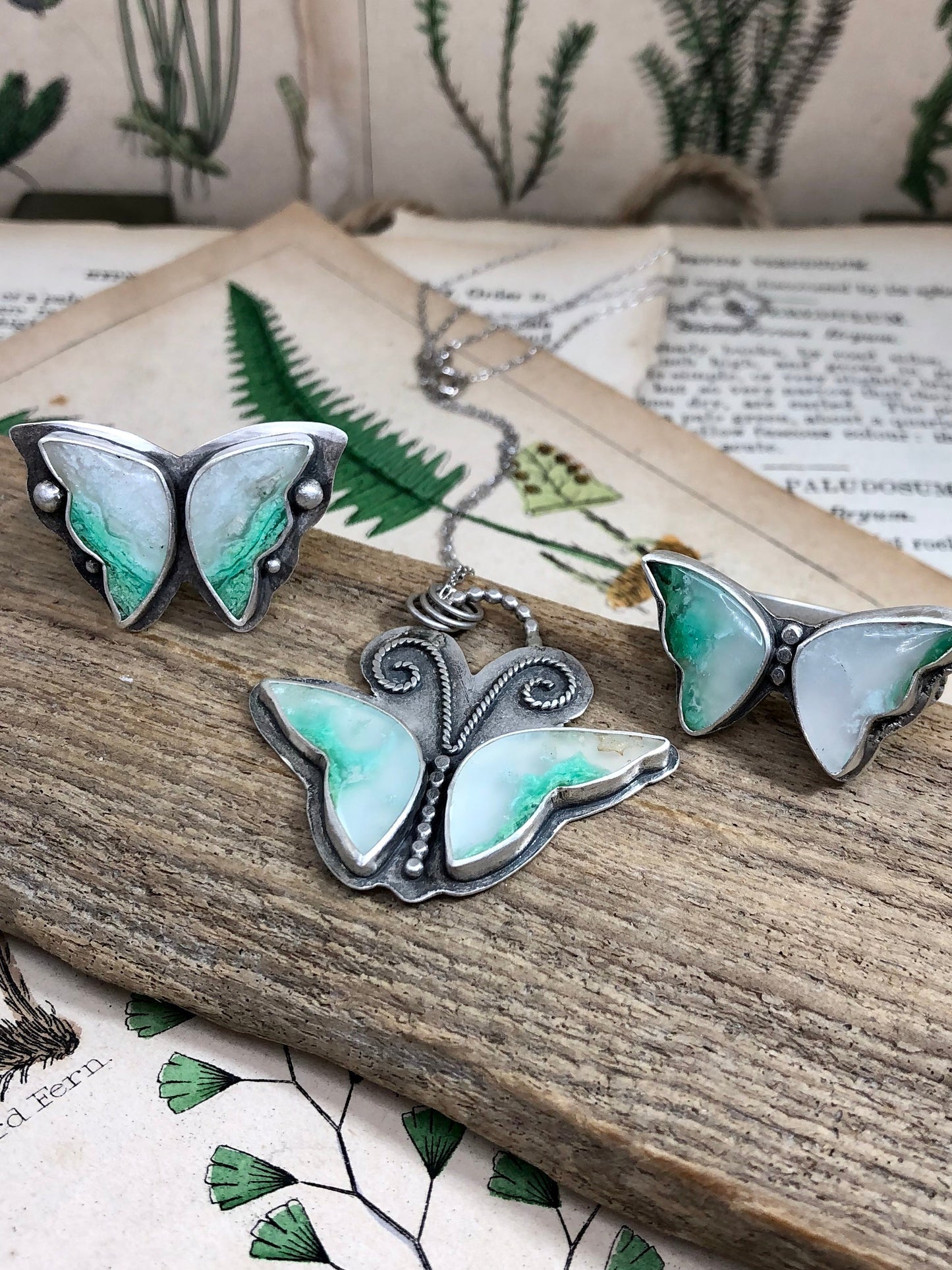 Chrysoprase Butterfly Ring 1