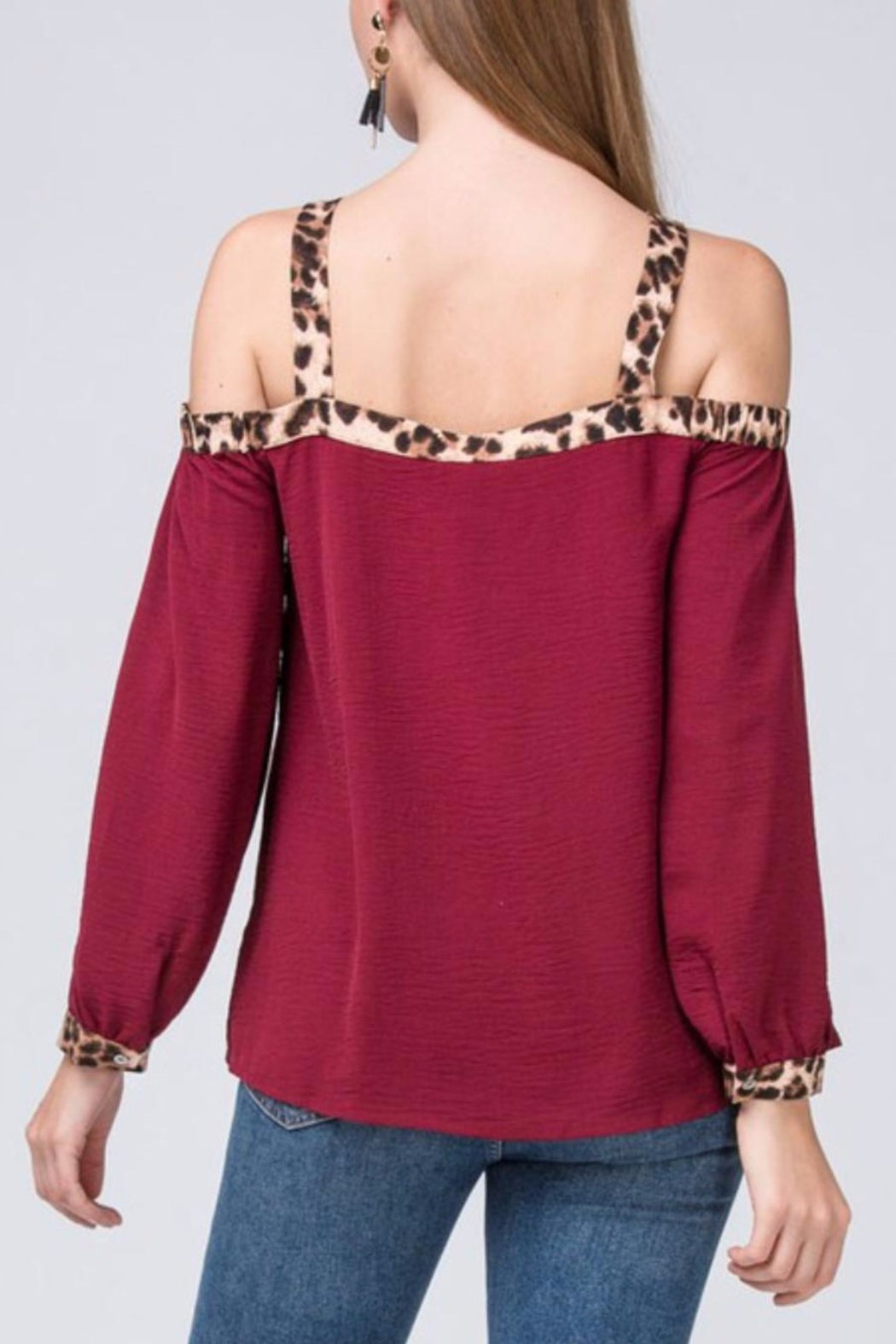 Cold-shoulder leopard print top