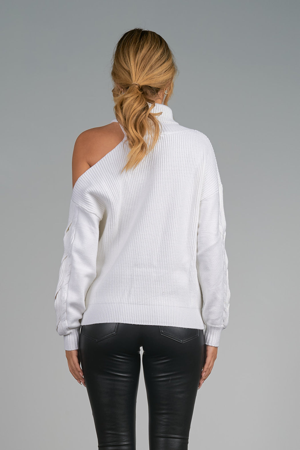 Cut Out Shoulder