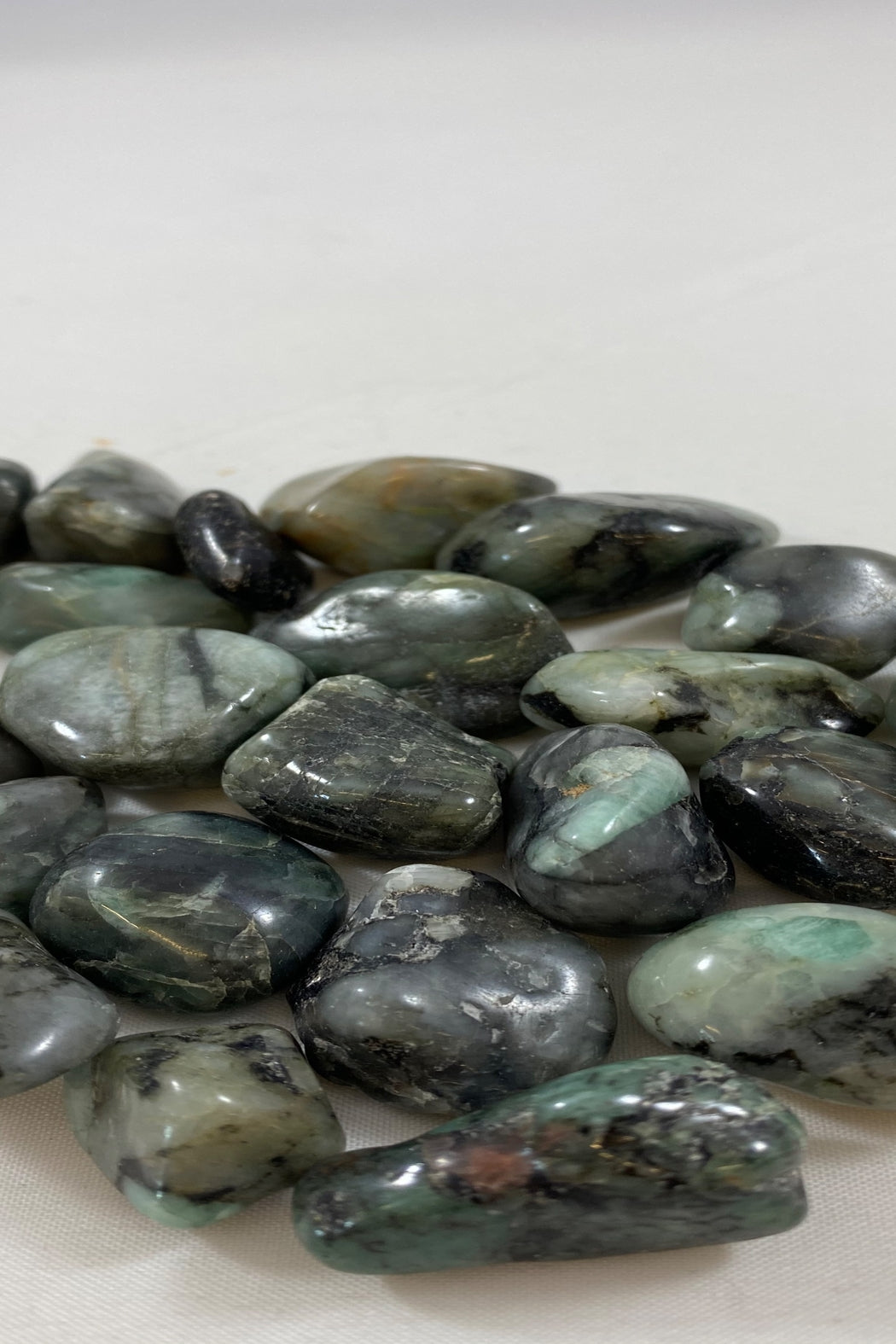 Emerald tumbled