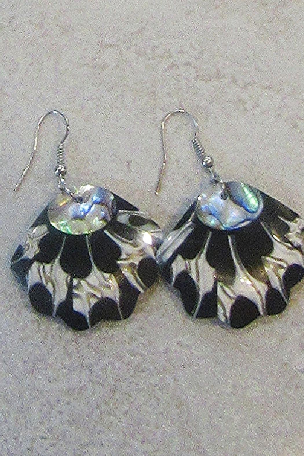 FAN-SHAPED SHELL & ABALONE EARRING