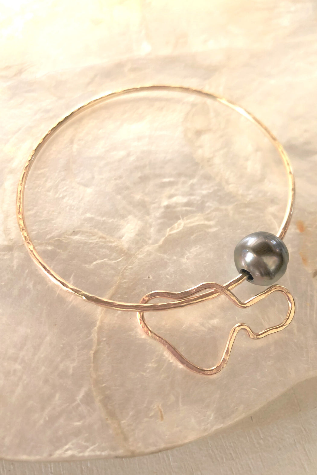 GF Tahitian Bangle w Maui Charm