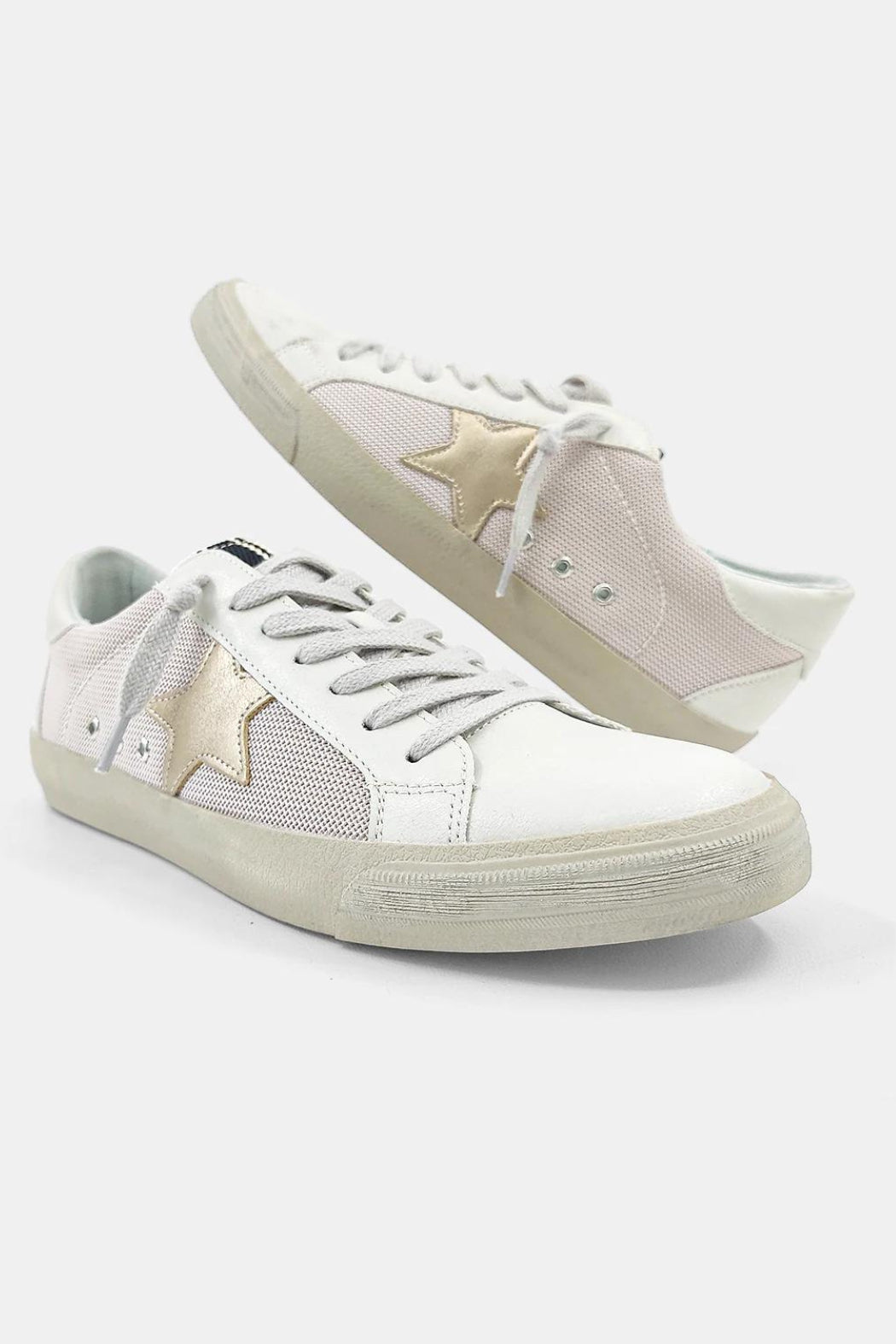 Pilar Low Top Sneaker