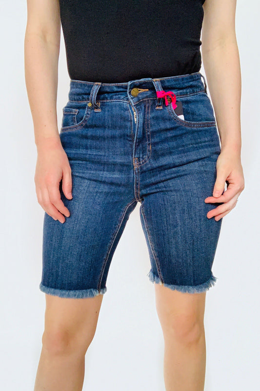 Dollhouse Driftwood Short