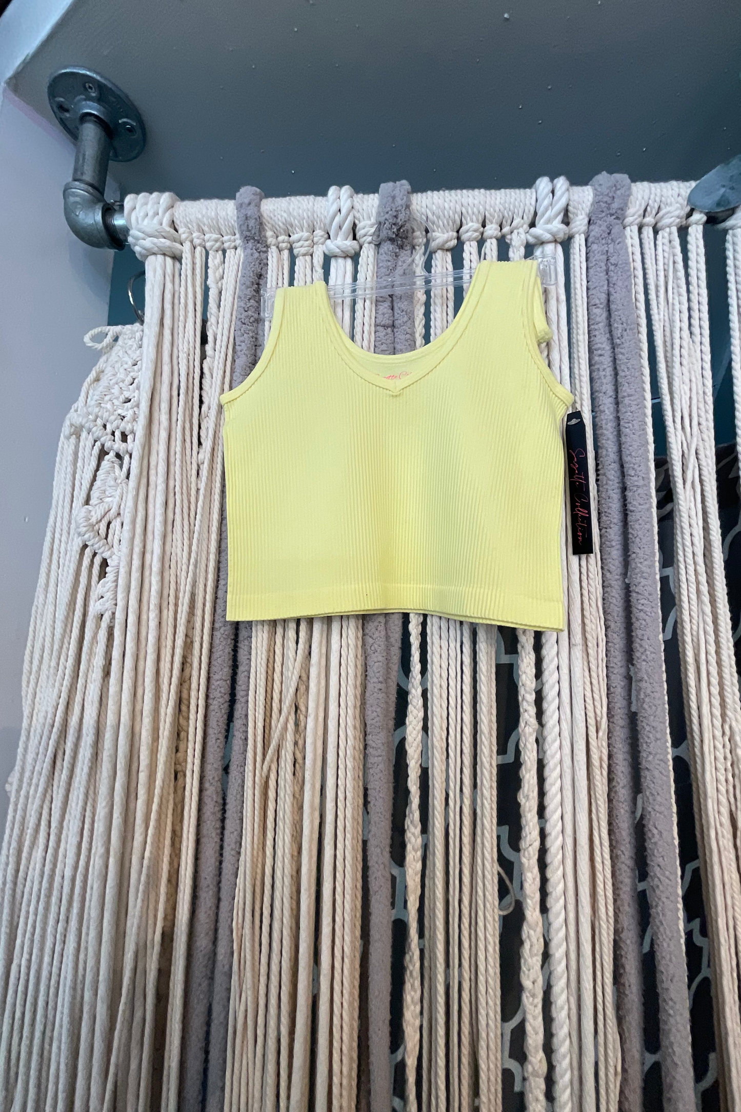 Ribbed V-Neck Brami