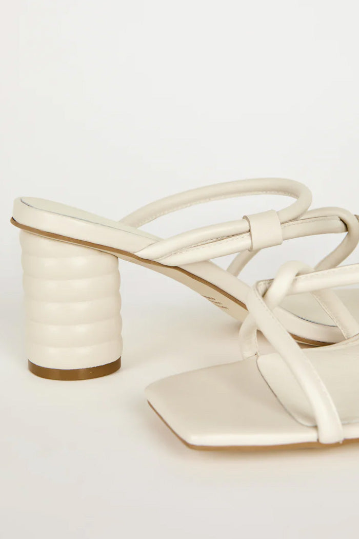 Kamill Sandal