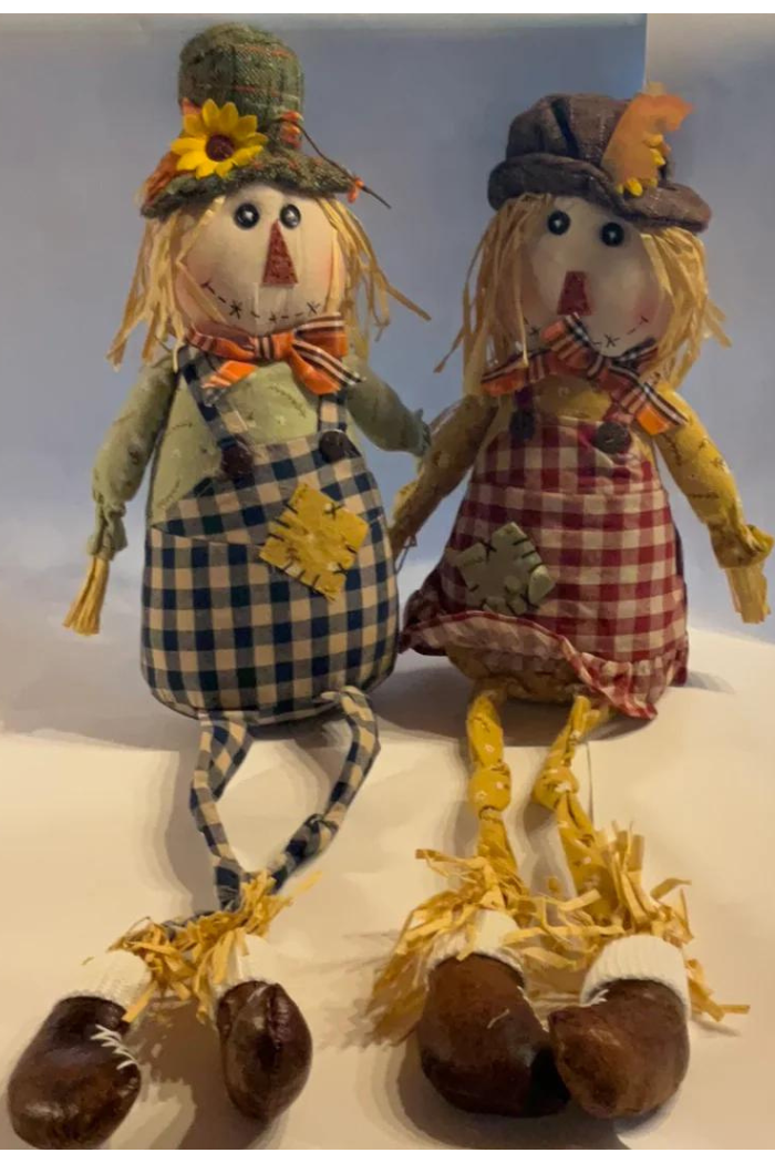 Scarecrow shelf Sitter