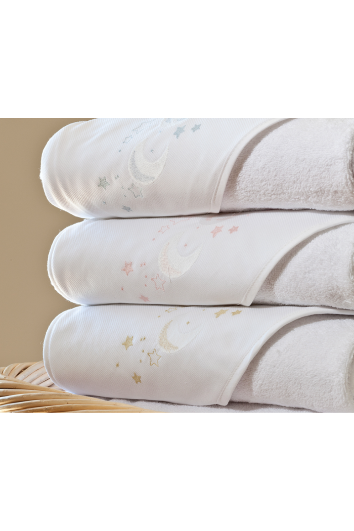 EMBROIDERED HOODED BATH TOWEL