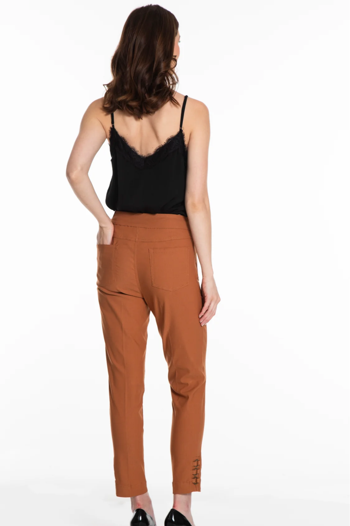 PULL-ON ANKLE PANT WITH RING HEM VENTS