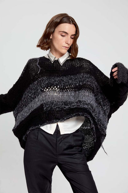 Hand Knitted Pullover U815