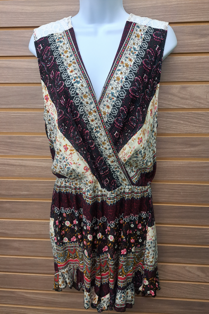 Floral & lace romper 1 button back