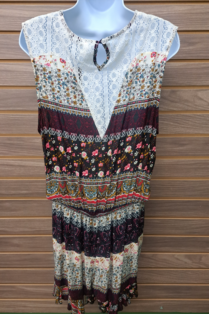 Floral & lace romper 1 button back