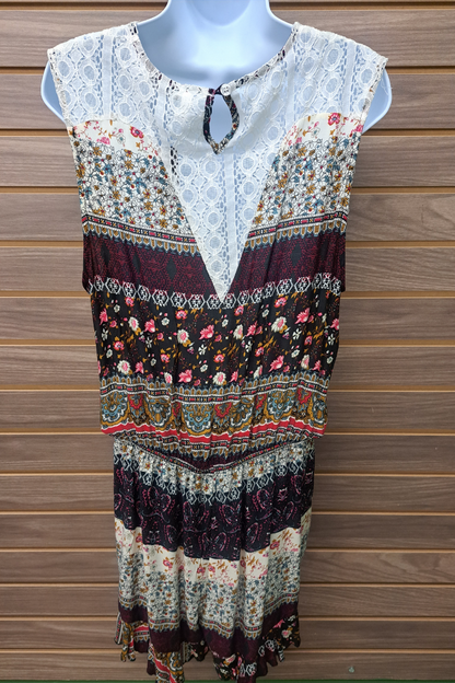 Floral & lace romper 1 button back