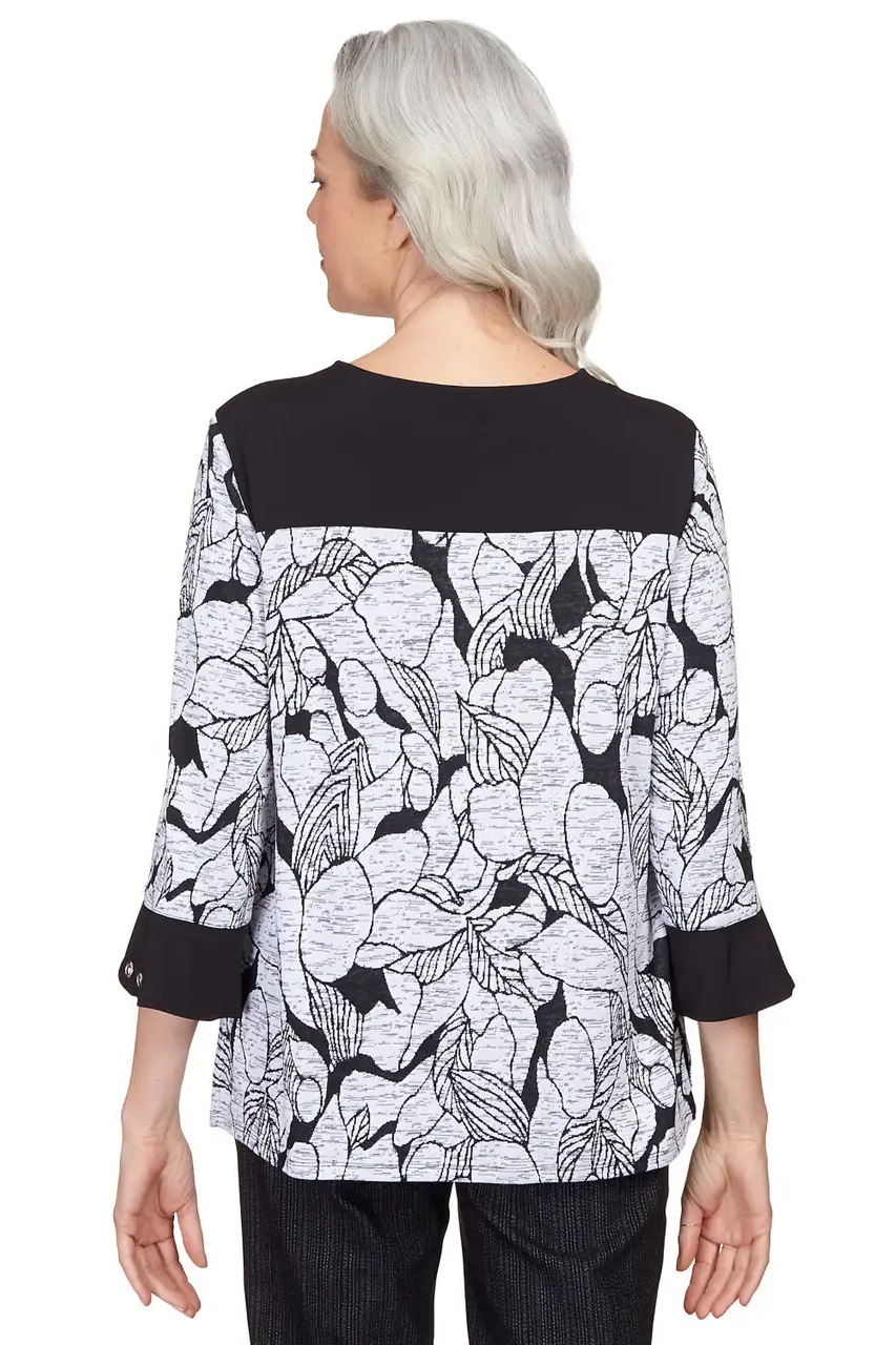 Jacquard Bordered Flutter Sleeve Top