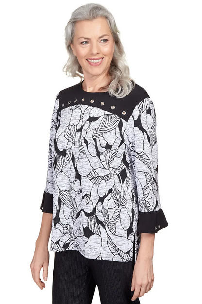 Jacquard Bordered Flutter Sleeve Top