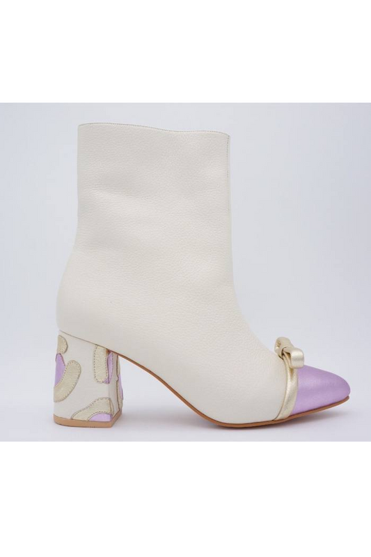 CLEO BOOTIE