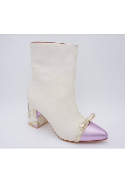 CLEO BOOTIE