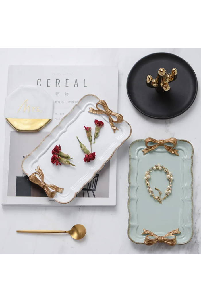 EUROPEAN RETRO BOW TRAY ( ABOUT 7 3/4 X 4 3/4)