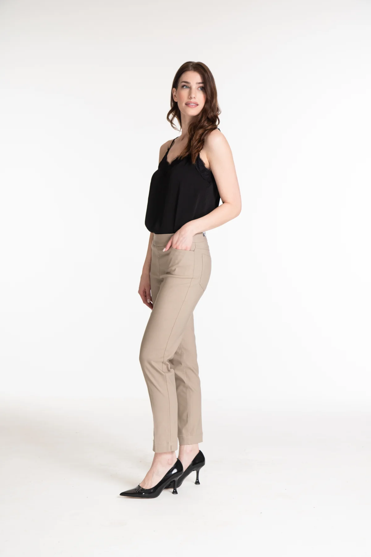 PULL-ON ANKLE PANT WITH REAL FRONT AND BACK POCKETS