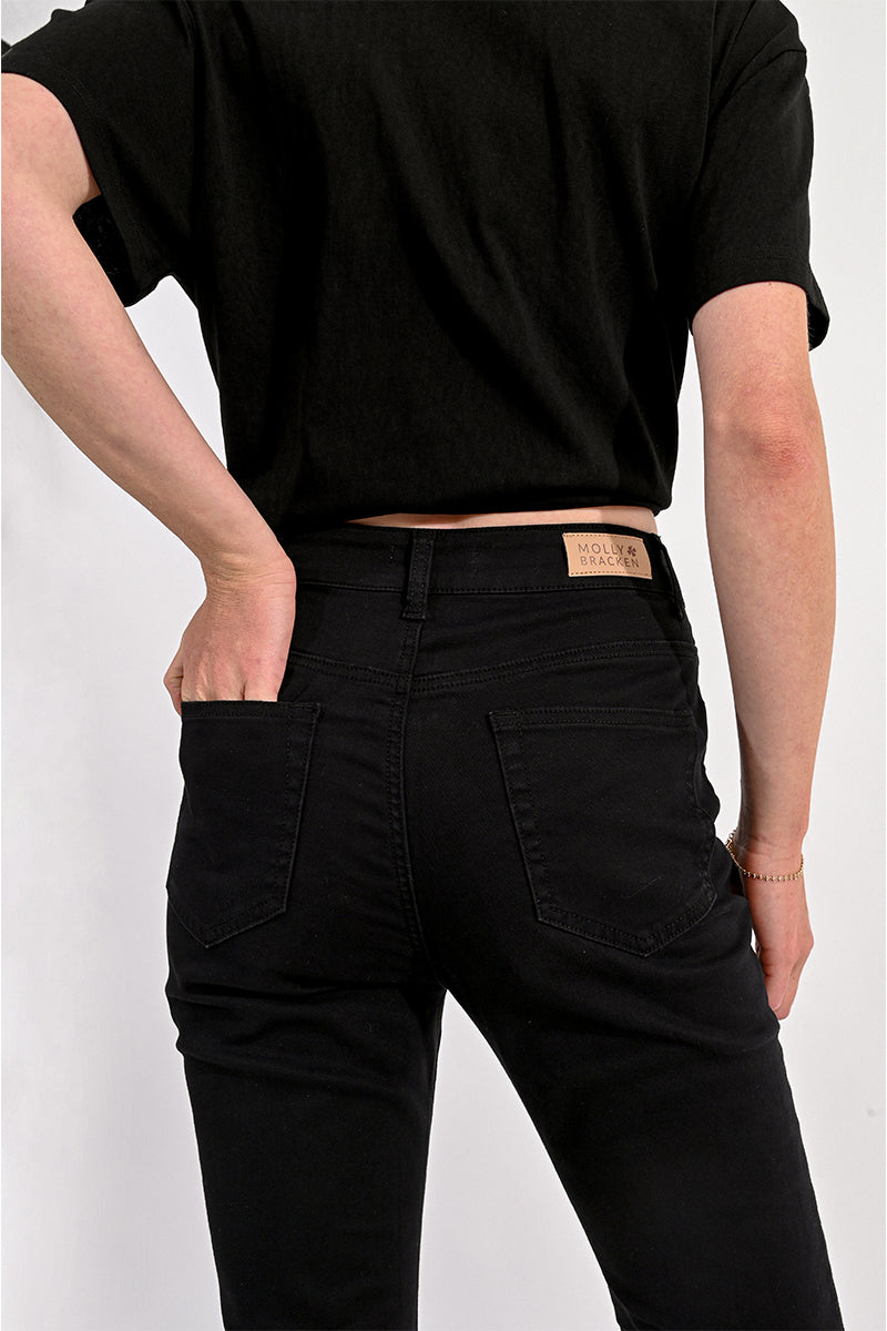 FLARED JEANS