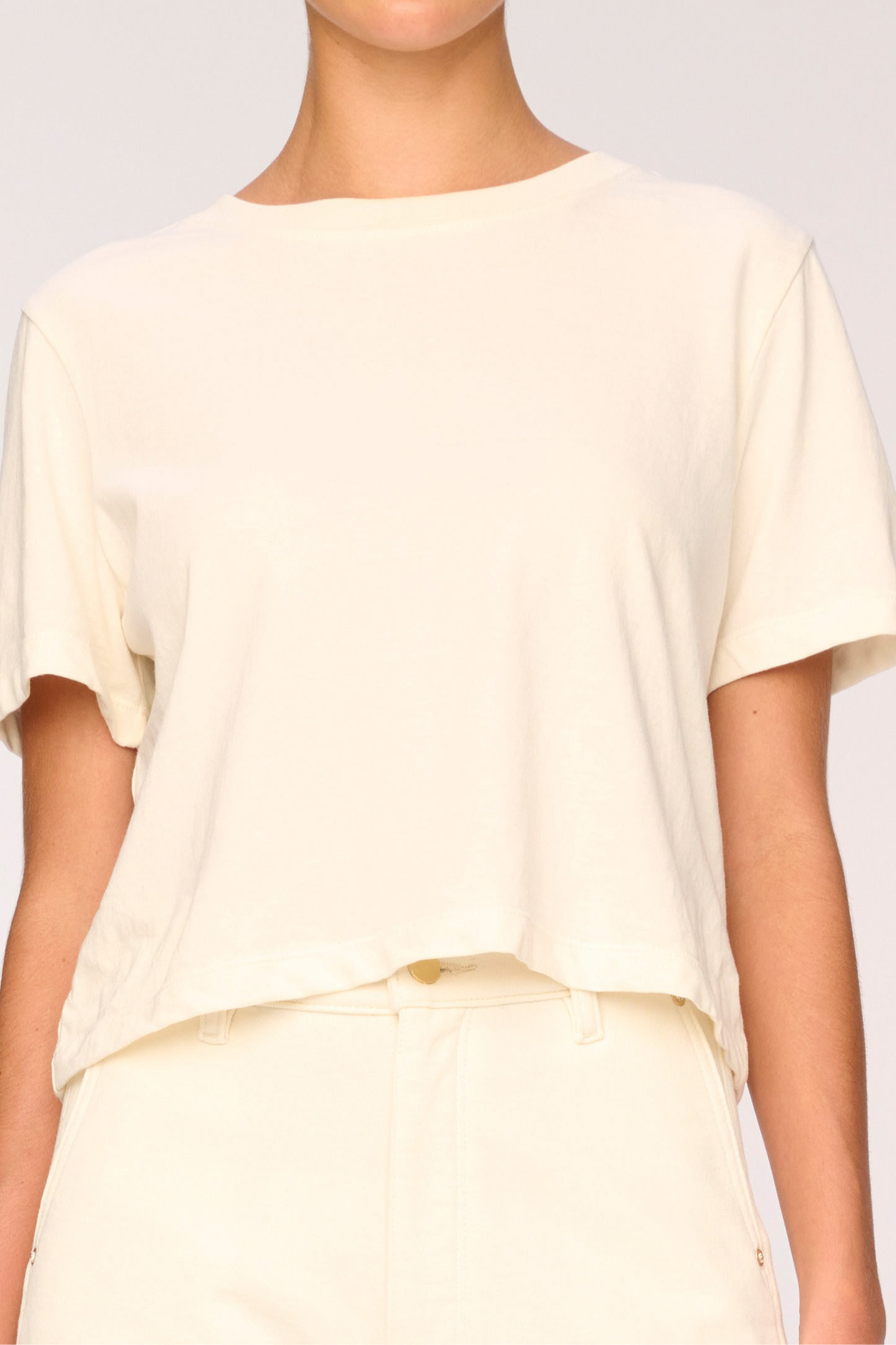 Essential Tee - Manilla