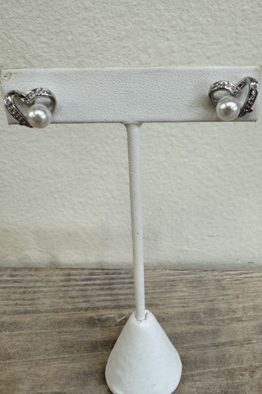Pearl of Heart Studs