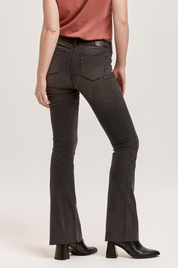 Jaxtyn Bootcut Fit Mid Rise Jeans Caviar