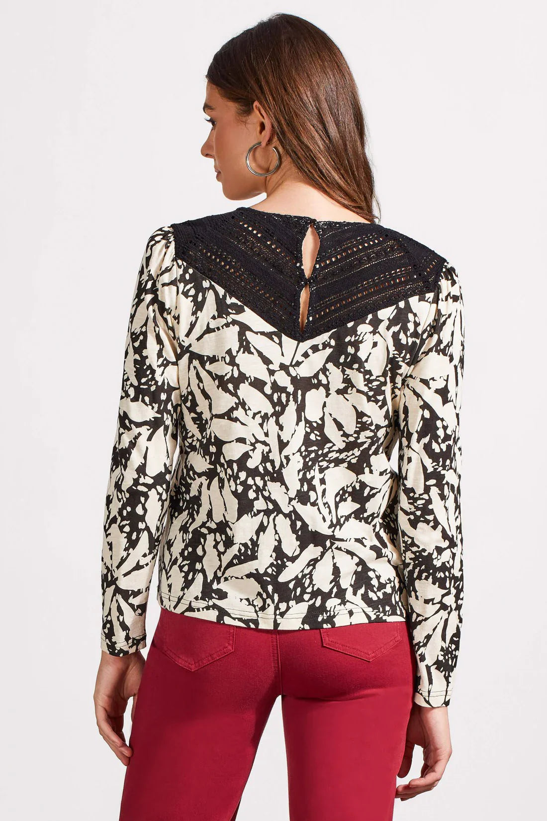 LONG SLEEVE V-NECK TOP WITH LACE DETAIL