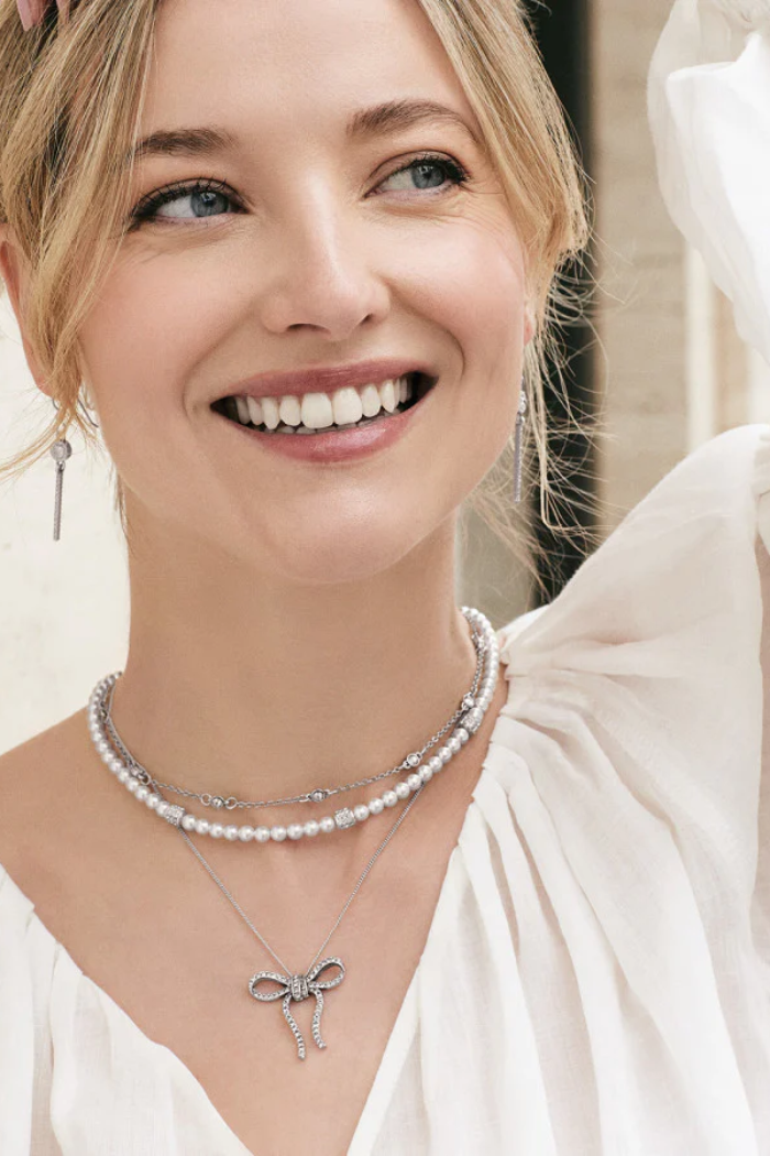 Illumina Bow Necklace