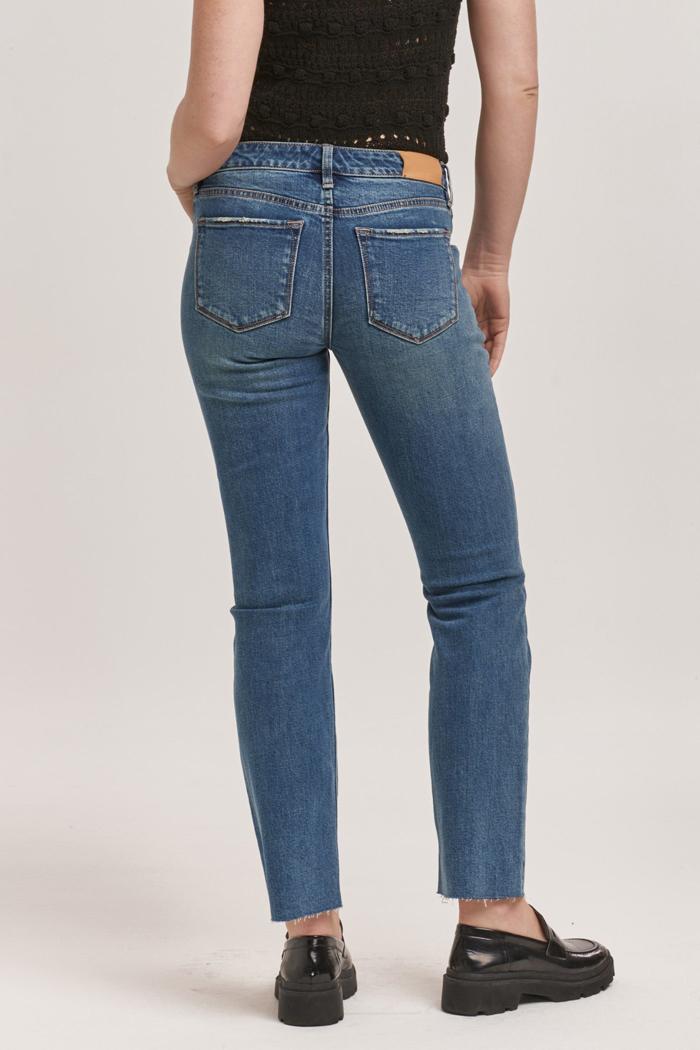 Mid-Low Rise Raw Cut Hem Jeans