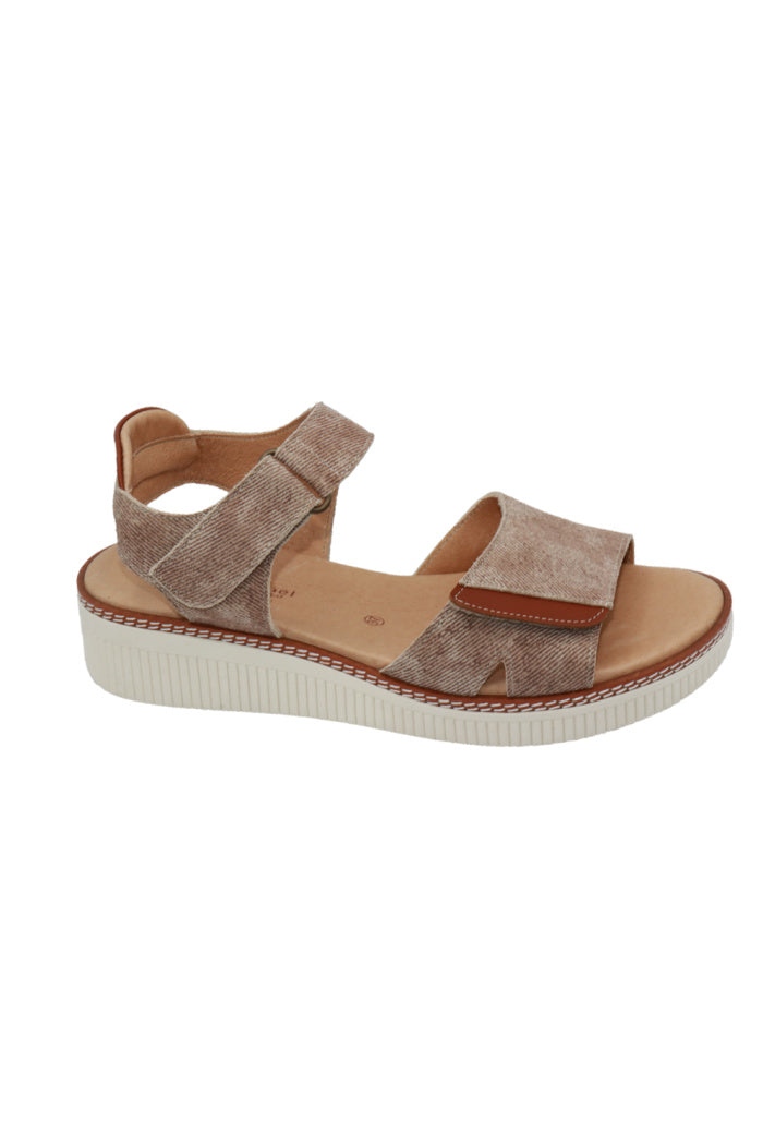 Ariana Sandal