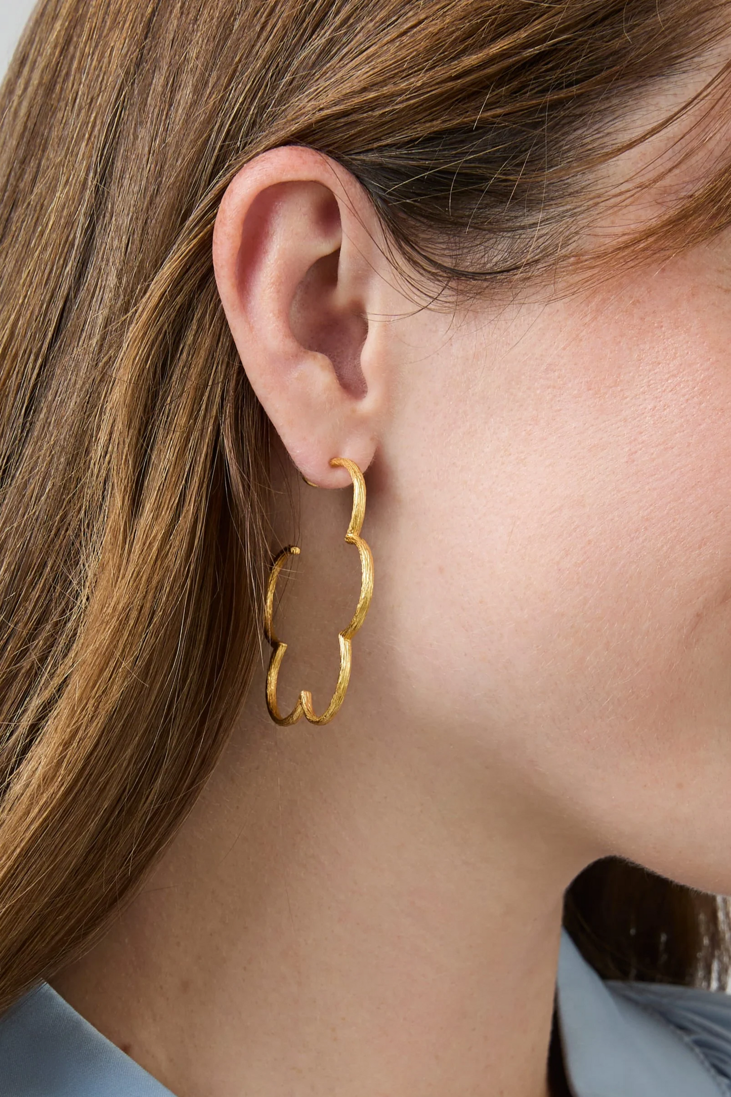 Gardenia Textured Hoop - medium