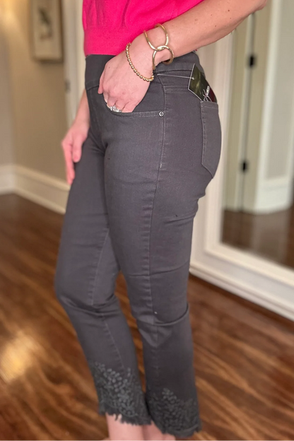 MULTIPLES GREY ANKLE JEAN WITH SCALLOP HEM