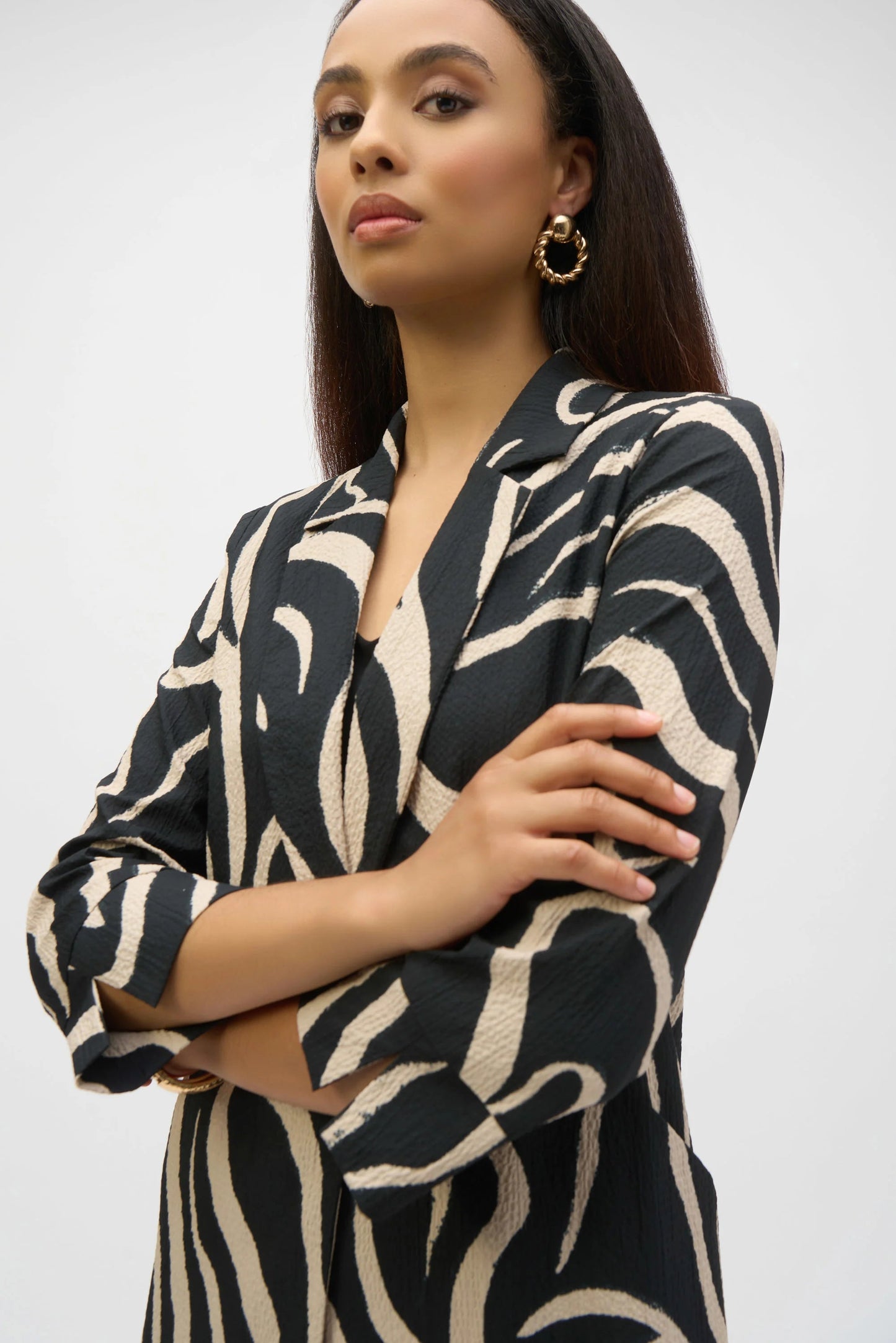 Seersucker Abstract Print Straight Blazer- Black/Parchment