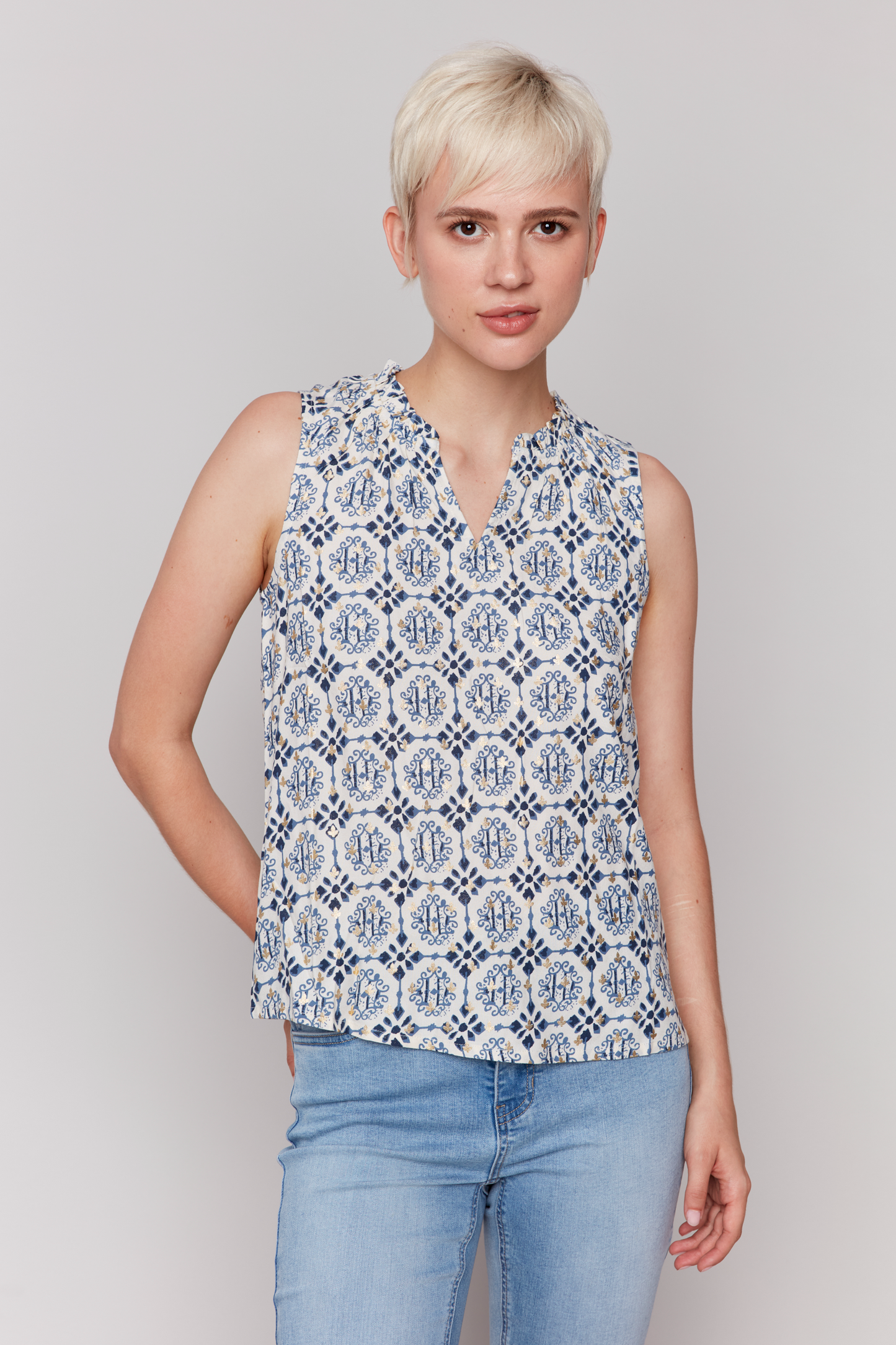 Printed Sleeveless Blouse with Ruffle Collar