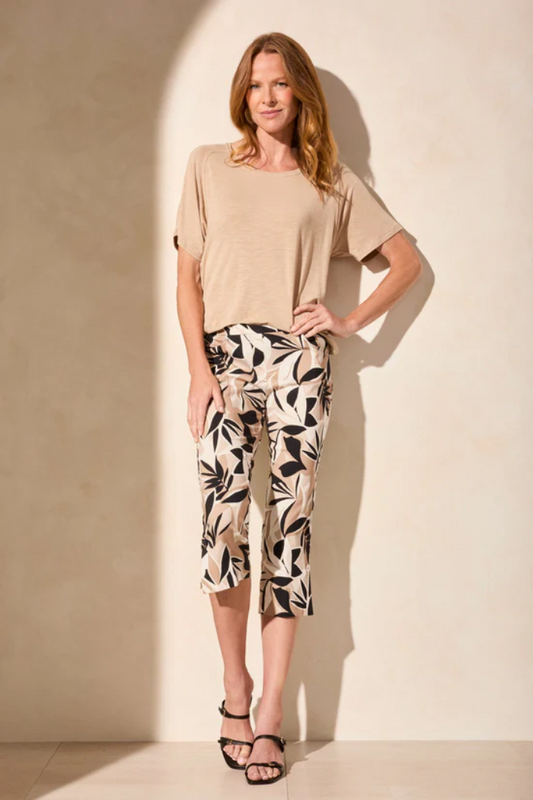 Pull On Capri with Self Button Vent