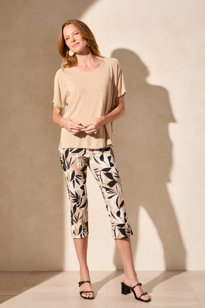 Pull On Capri with Self Button Vent