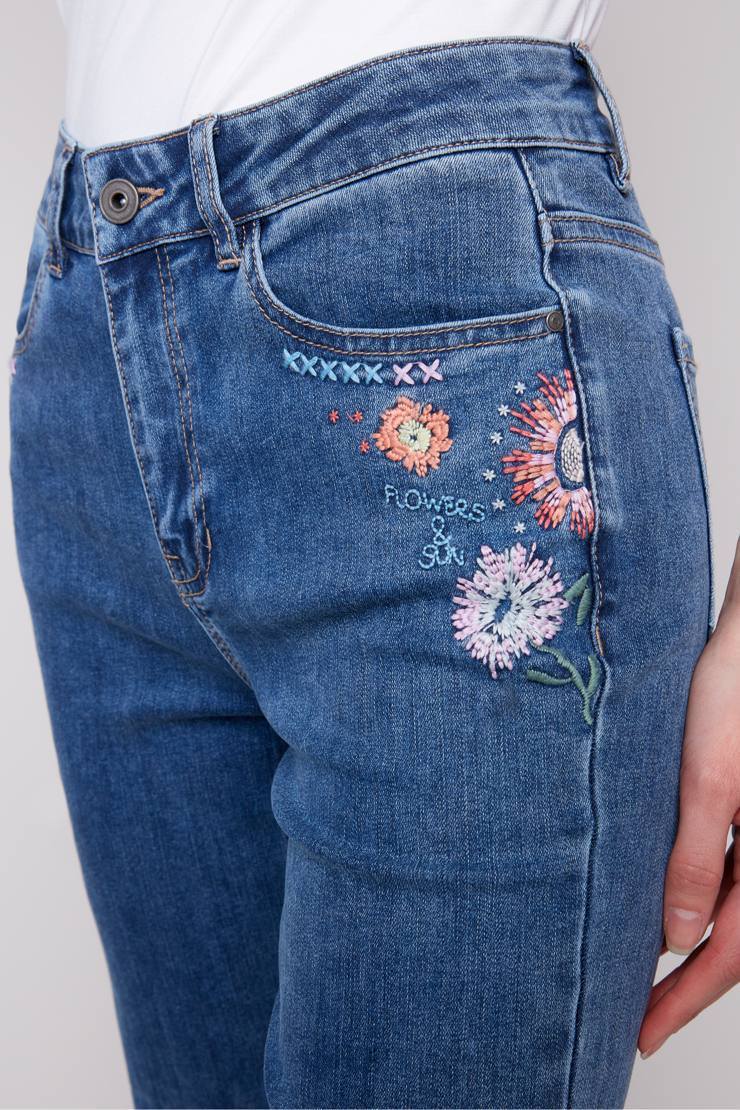 Embroidery Roll Up Cuff Pant