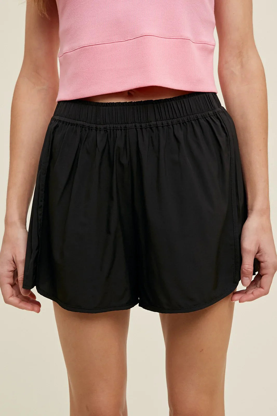 PLEATED SIDE ACTIVE SHORTS