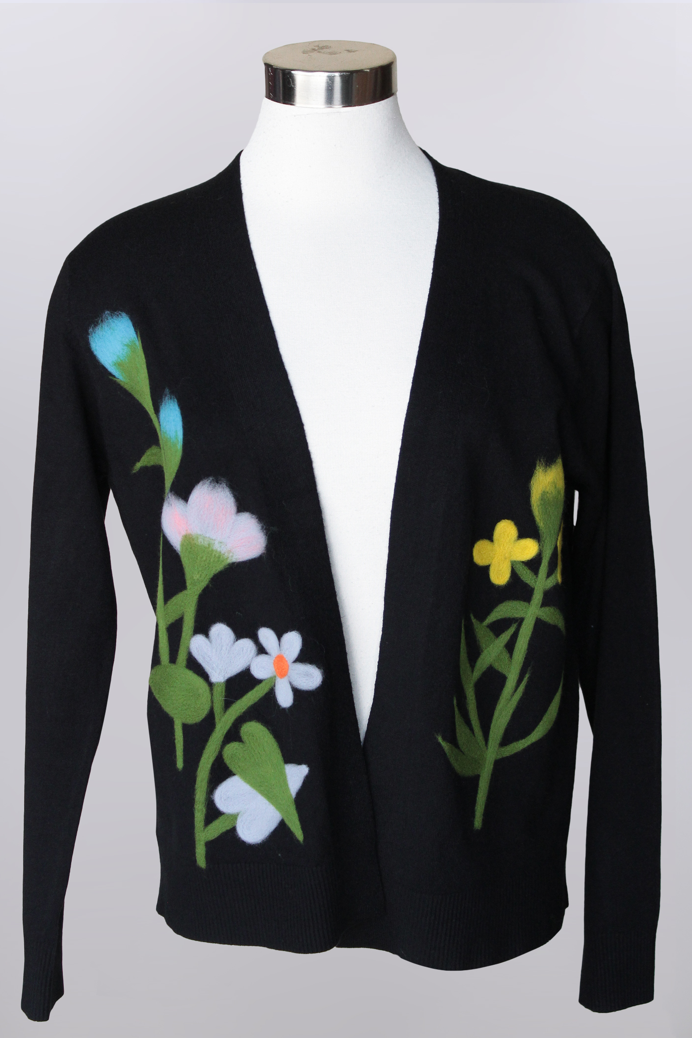 Long sleeve cardigan with flower applique