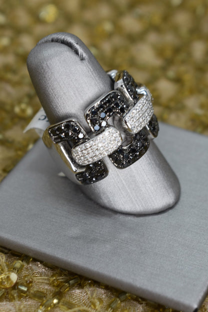 18kt White Gold Black & White Diamond Ring