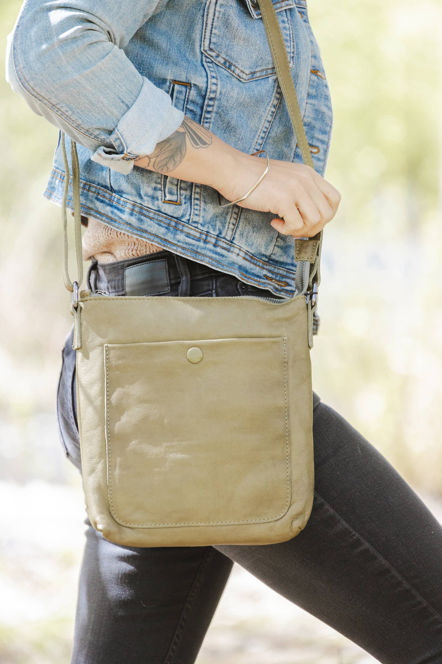 [ISABELLA] SMALL CROSSBODY BAG | SUPER SOFT NAPPA LEATHER: Mocha