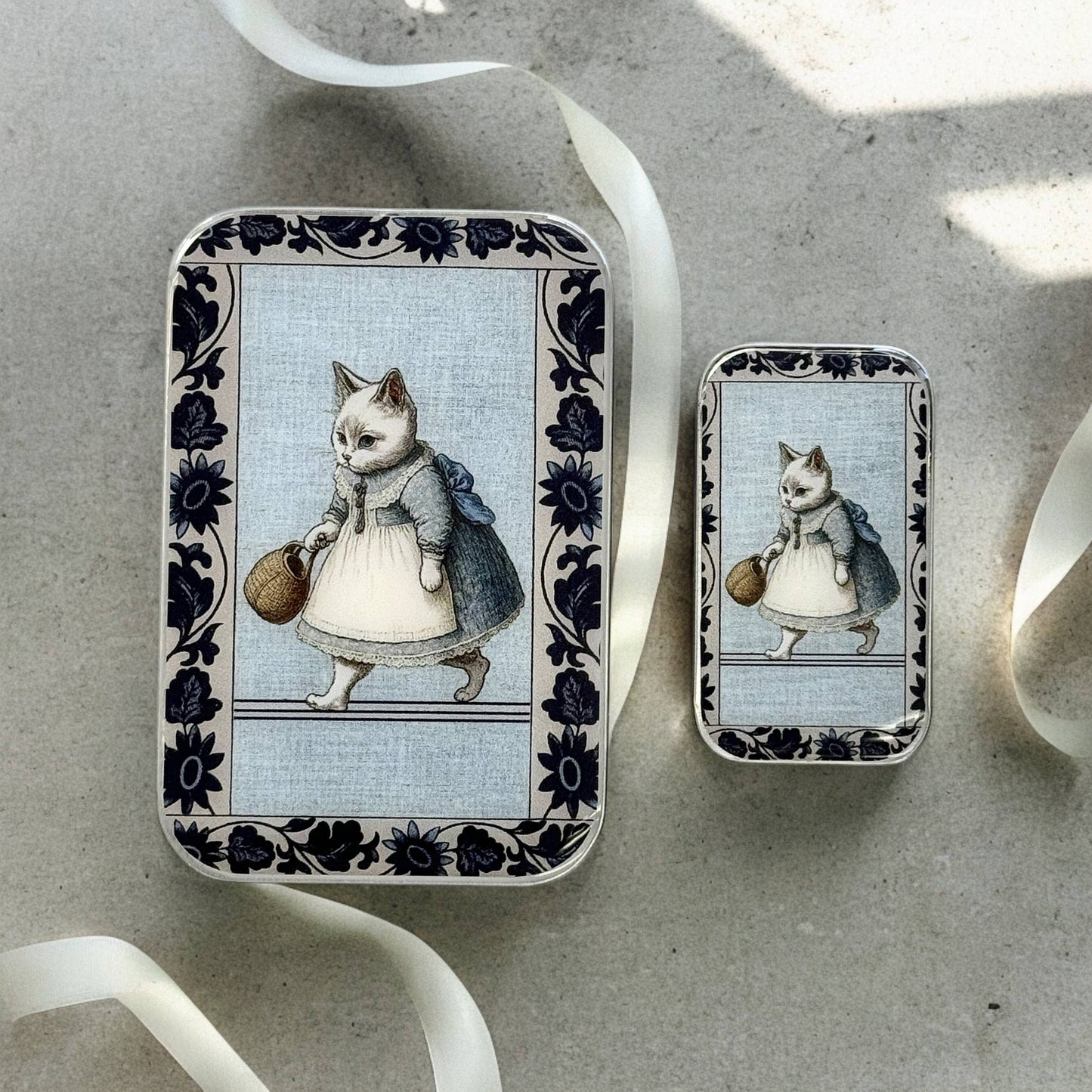 Kitty notions tin: Small