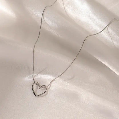 Minimalist Simple Elegant Heart Chain Necklace